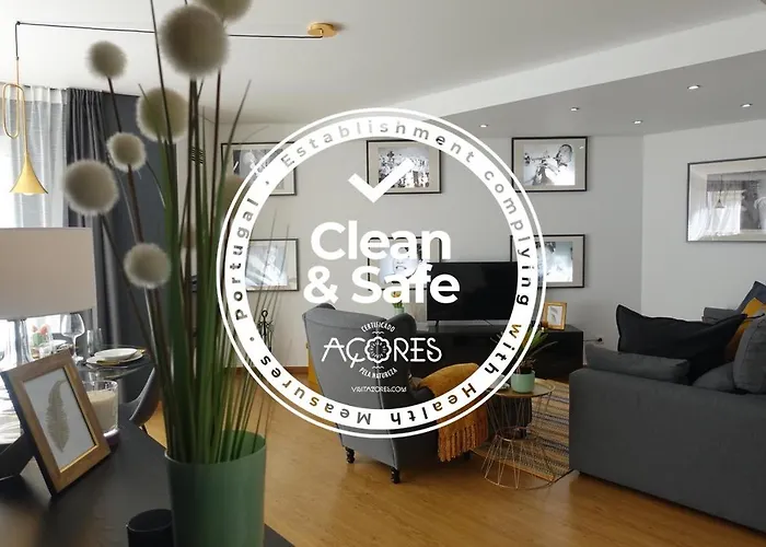 Em-charming * Πόντα Ντελγκάντα